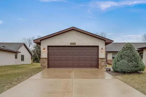 2034 Vierling Dr E, Shakopee, MN 55379