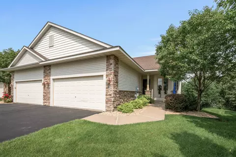 327 Summer Pl E, Maplewood, MN 55117
