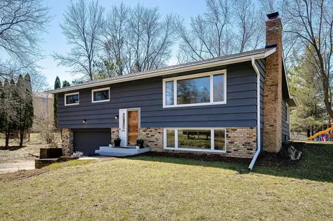 5830 Holiday Rd, Minnetonka, MN 55345