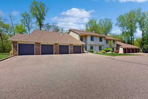 931 Oakwood Heights Cir, Eagan, MN 55123