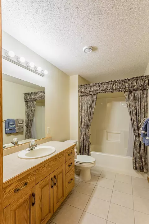 Bath - 44525 E Little Mcdonald Dr, Perham, MN 56573 photo 3 of 3
