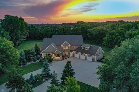 3334 S 69th St, Grand Forks, ND 58203