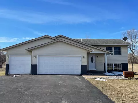 19764 5th St NE, East Bethel, MN 55011