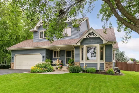 980 Saddlebrook Curv, Chanhassen, MN 55317