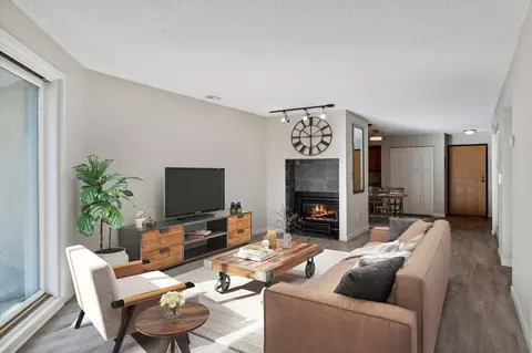 232 W Franklin Ave # 106, Minneapolis, MN 55404