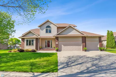 5126 Rose Creek Pkwy S, Fargo, ND 58104