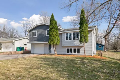 5085 Bartlett Blvd, Mound, MN 55364