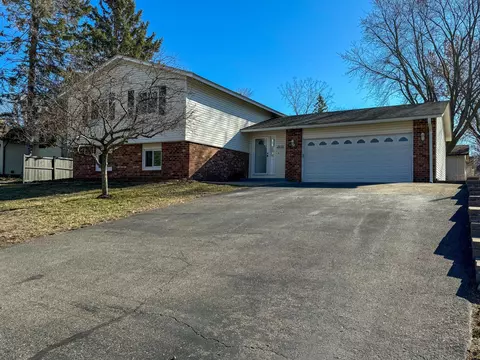 4838 Churchill St, Shoreview, MN 55126