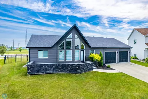 1331 Morningside Dr, Casselton, ND 58012