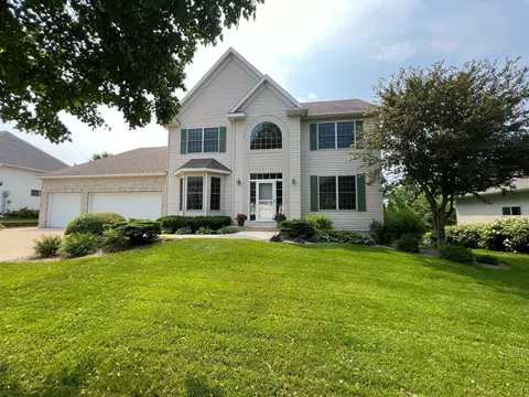 2828 Century Hills Ln NE, Rochester, MN 55906