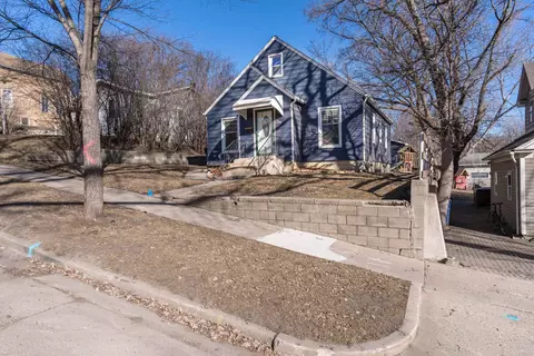 538 W Summit Ave, Fergus Falls, MN 56537