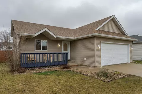 1130 Peregrine Dr SE, Rochester, MN 55904