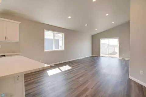 6891 Thomas St, Horace, ND 58047 photo 15