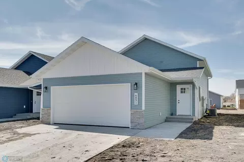 6891 Thomas St, Horace, ND 58047 photo 2