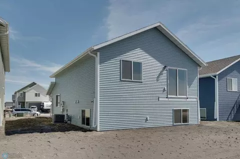 6891 Thomas St, Horace, ND 58047 photo 5