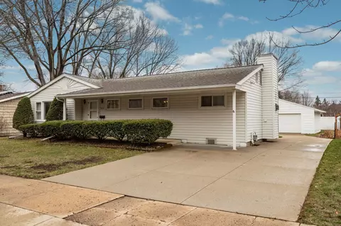 920 11 14 St SW, Rochester, MN 55902