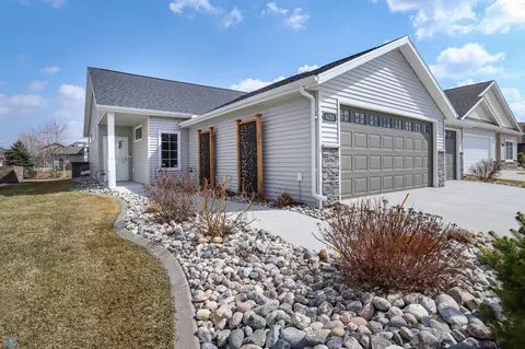 6272 18th St S, Fargo, ND 58104
