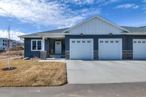 2985 Patrick John Dr, Eau Claire, WI 54703