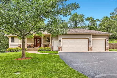 894 Young Rd, Hudson, WI 54016