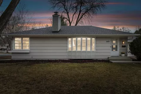 6001 St Johns Ave, Edina, MN 55424