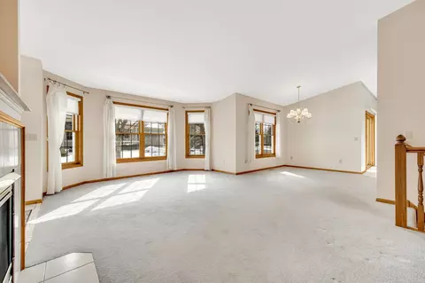 849 Ivy Ln, Eagan, MN 55123