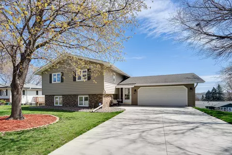 49 14th Ave SW, New Brighton, MN 55112