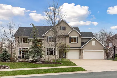 4662 Stonecliffe Dr, Eagan, MN 55122