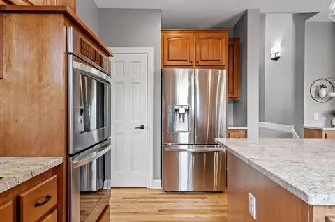 6820 Ruby Ln, Chanhassen, MN 55317 photo 21