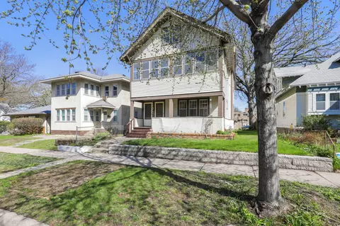 2111 Lincoln Ave, Saint Paul, MN 55105