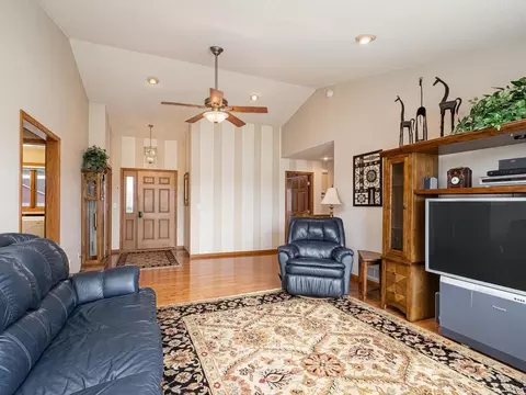 7120 Rolling View Dr, Saint Cloud, MN 56303 photo 2