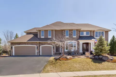 9805 Trails End Rd, Eden Prairie, MN 55347
