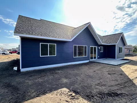 Exterior - 907 8th Ave NW, Perham, MN 56573 photo 5 of 6
