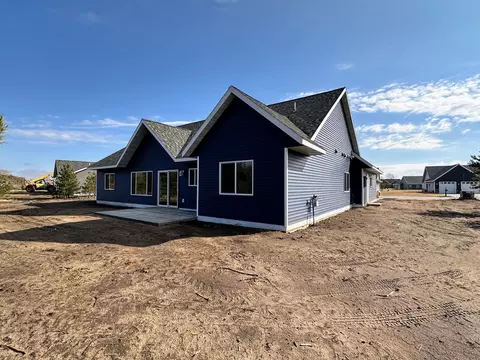 Exterior - 907 8th Ave NW, Perham, MN 56573 photo 4 of 6