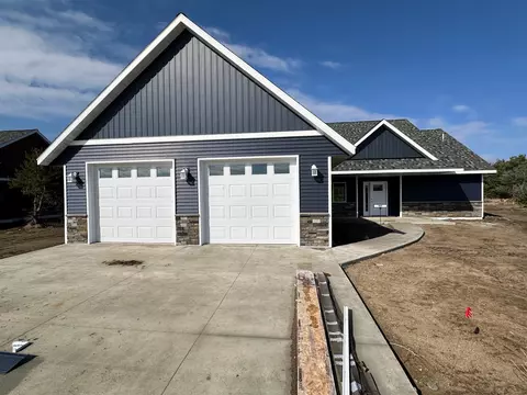 Exterior - 907 8th Ave NW, Perham, MN 56573 photo 2 of 6