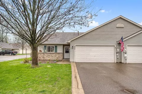 654 Monn Ave, Vadnais Heights, MN 55127