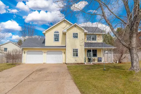 566 Greaton Rd, New Richmond, WI 54017