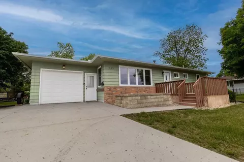 663 Service Rd, Paynesville, MN 56362