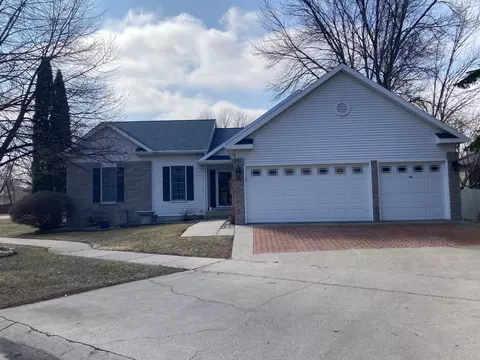 2634 Cobblestone Ct S, Fargo, ND 58103