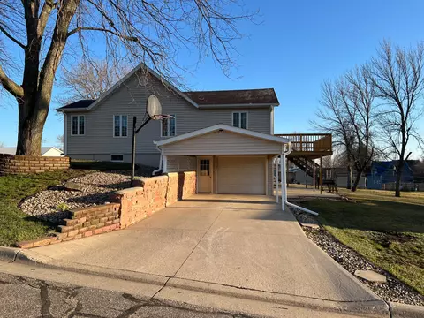 320 Arkansas Ave, Adrian, MN 56110