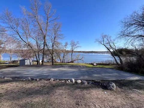 23429 185th St, Paynesville, MN 56362