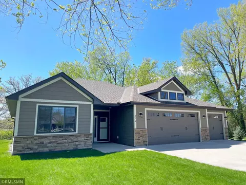 326 Brown Ave N, Annandale, MN 55302