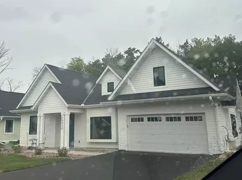 25430 Park Ln, Shorewood, MN 55331