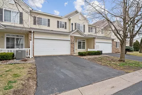 47 River Woods Dr W, Saint Paul Park, MN 55071