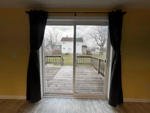 Exterior - 202 E St Olaf Ave, Belview, MN 56214 photo 6 of 14
