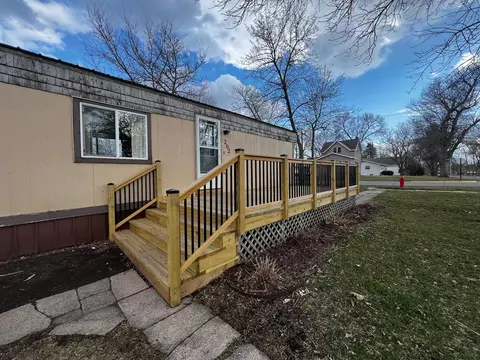 Exterior - 202 E St Olaf Ave, Belview, MN 56214 photo 2 of 14