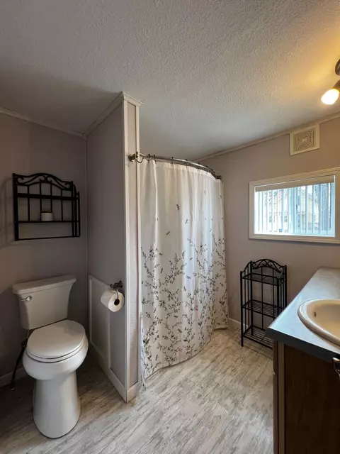 Bath - 202 E St Olaf Ave, Belview, MN 56214 photo 1 of 3