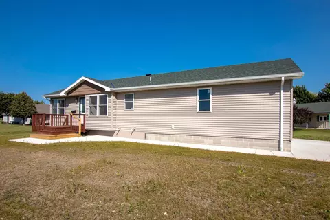 1831 Island View Cir SW, Hutchinson, MN 55350