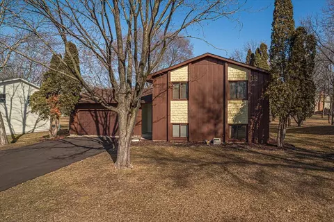 525 120th Ln NW, Coon Rapids, MN 55448