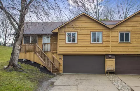 1433 Independence Ave, Chaska, MN 55318