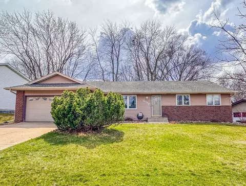 8086 Ingleside Ave S, Cottage Grove, MN 55016